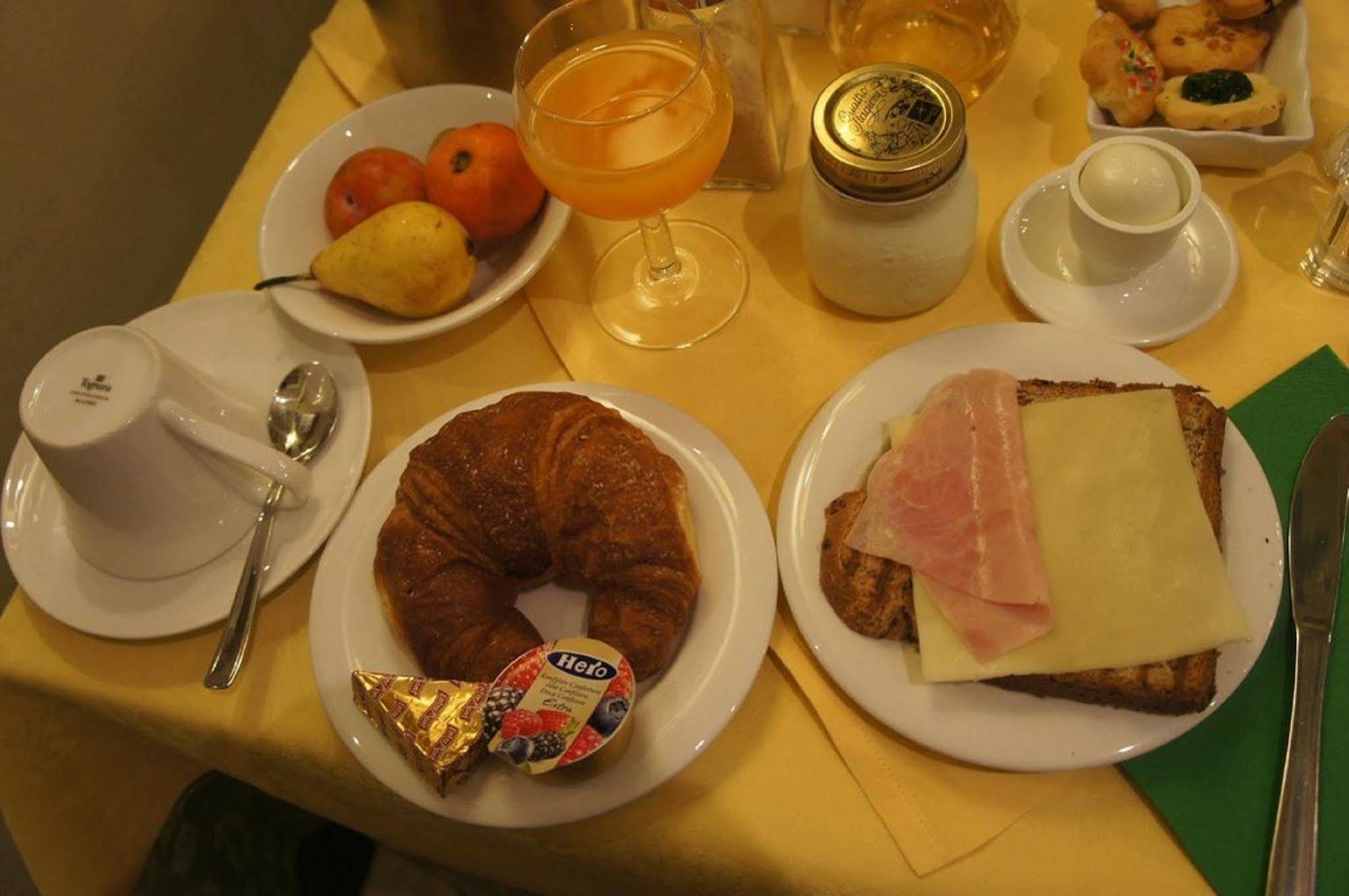 Alloro Bed and breakfast 3*